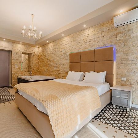 Romantic Jacuzzi Belleview Studio Sinaia Exterior foto