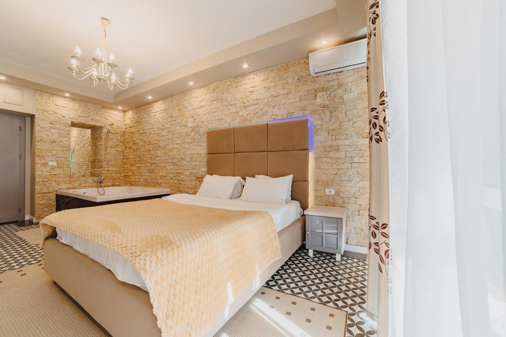Romantic Jacuzzi Belleview Studio Sinaia Exterior foto