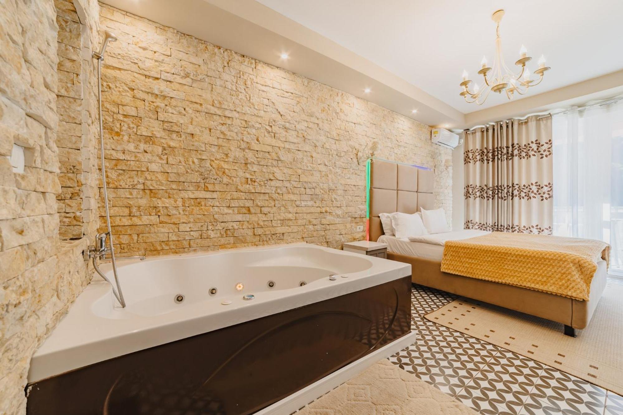 Romantic Jacuzzi Belleview Studio Sinaia Exterior foto